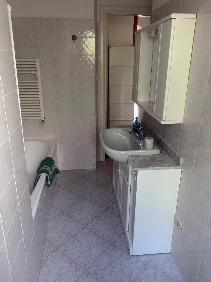 Casa Bianca 4 - Confortevole In Centro A Монелья Экстерьер фото
