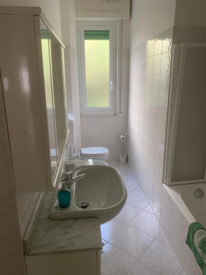 Casa Bianca 4 - Confortevole In Centro A Монелья Экстерьер фото